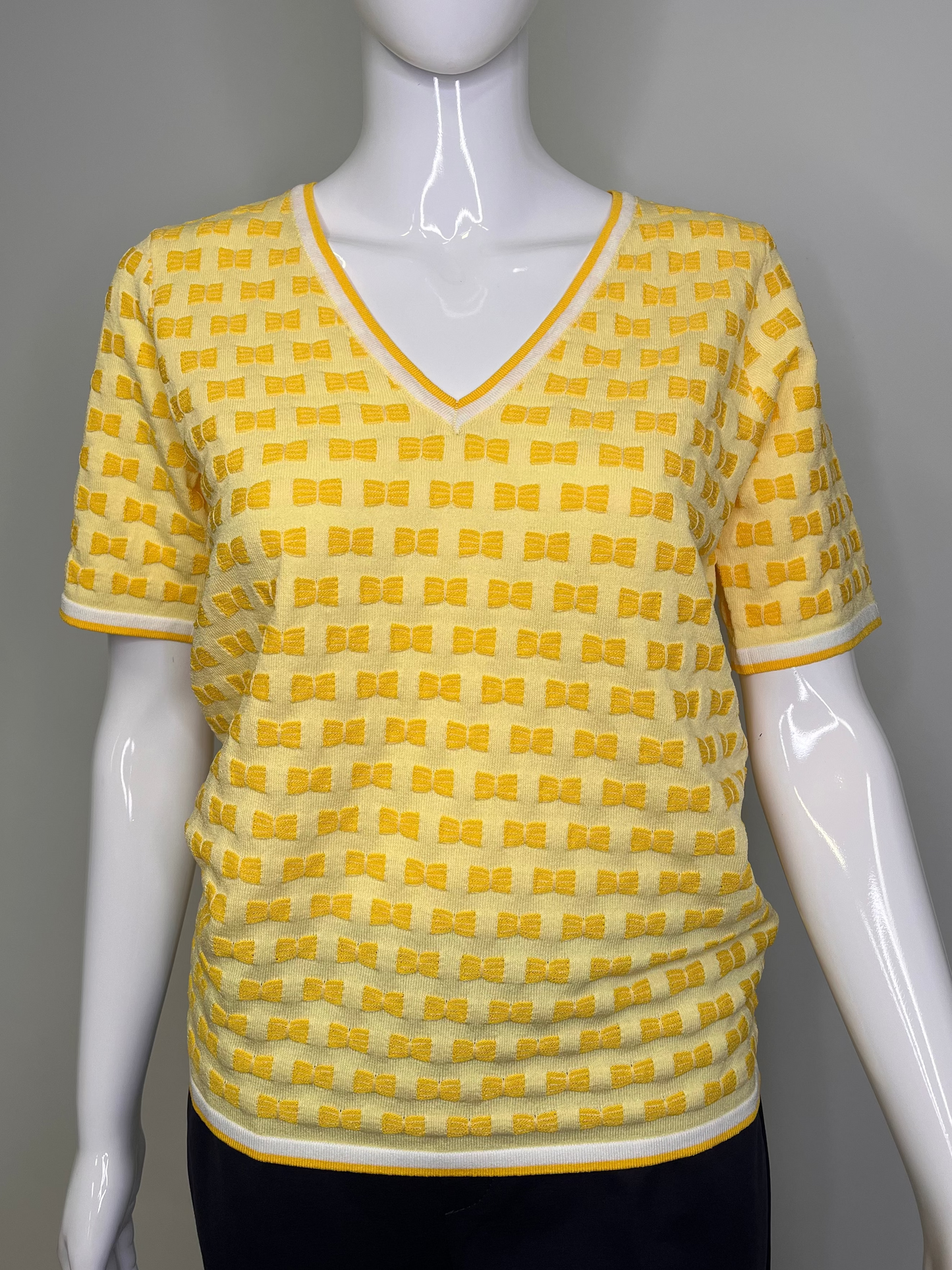 LEO&UGO Yellow V-Neck T-Shirt