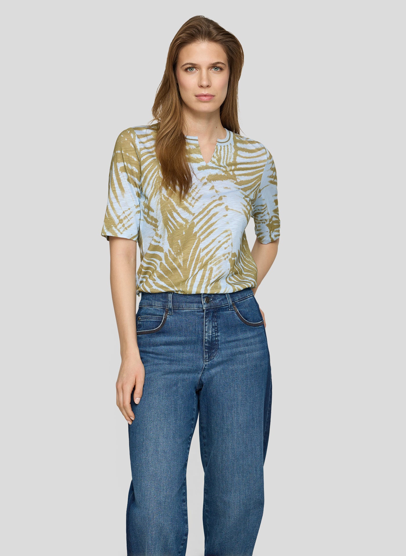 RABE V-Neck T-shirt