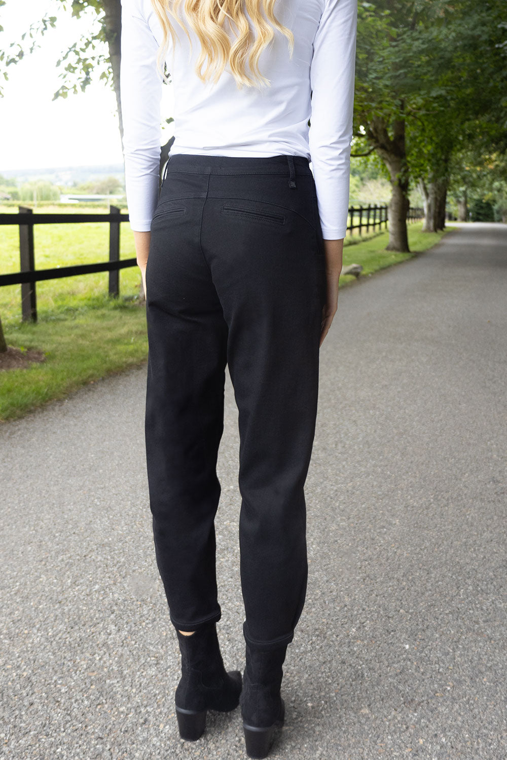 No2moro Black Barrel Leg Rhea Jean